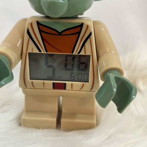 Lego Yoda Digital Alarm Clock Collectible - Picture 2 of 8